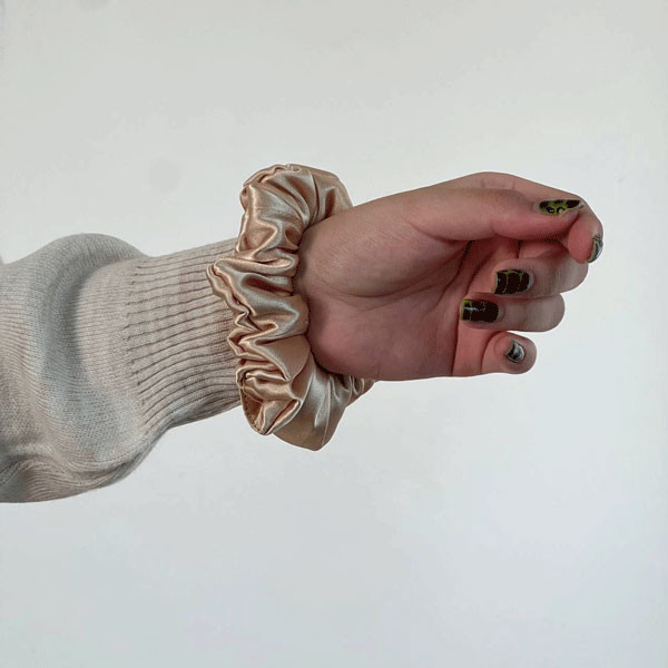 کش موی زنانه مدل اسکرانچی ساتن 1024